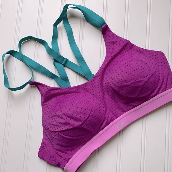 Victoria's Secret Other - Victoria’s Secret 34b strappy back sports bra